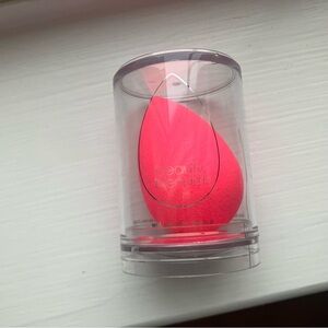 Beauty Blender Makeup Blending Sponge